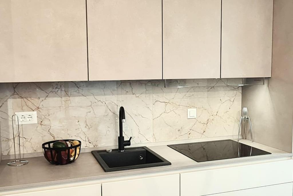 Ilari - Luxury 100m2 Penthouse, Terrace & View In Apartment Split