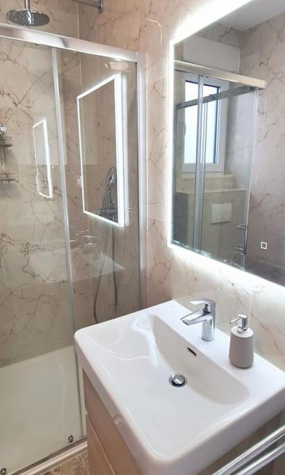 Ilari - Luxury 100m2 Penthouse, Terrace & View In Apartment *