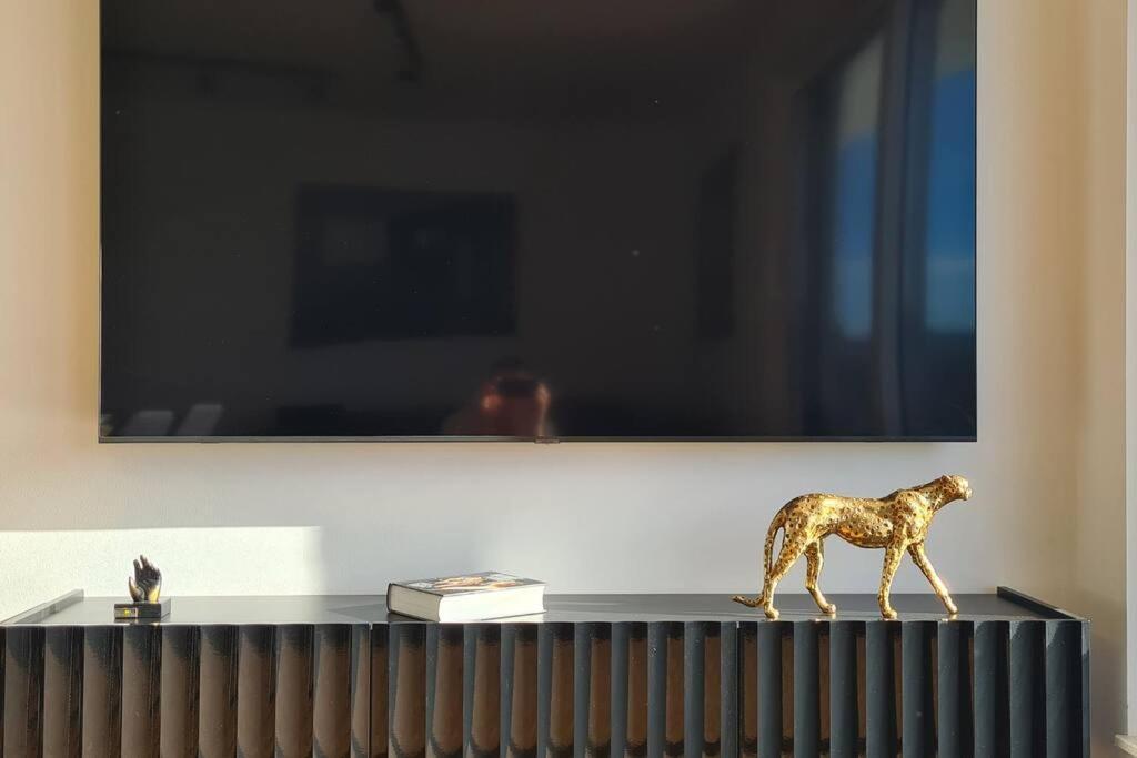 Ilari - Luxury 100m2 Penthouse, Terrace & View In Apartment Split