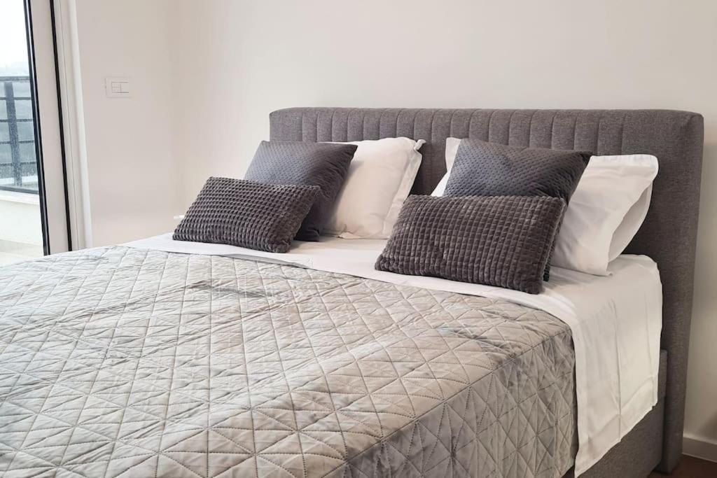 Ilari - Luxury 100m2 Penthouse, Terrace & View In Apartment *