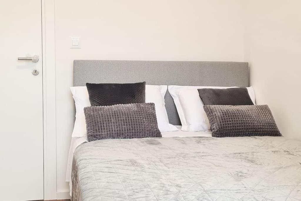 Ilari - Luxury 100m2 Penthouse, Terrace & View In Apartment