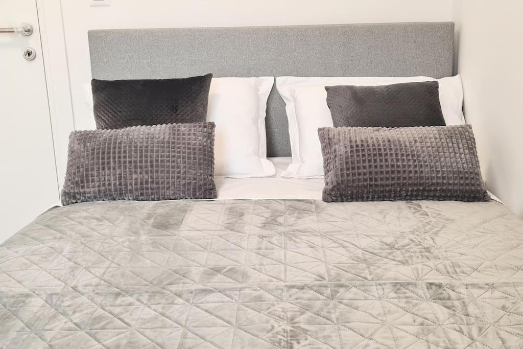Ilari - Luxury 100m2 Penthouse, Terrace & View In Split