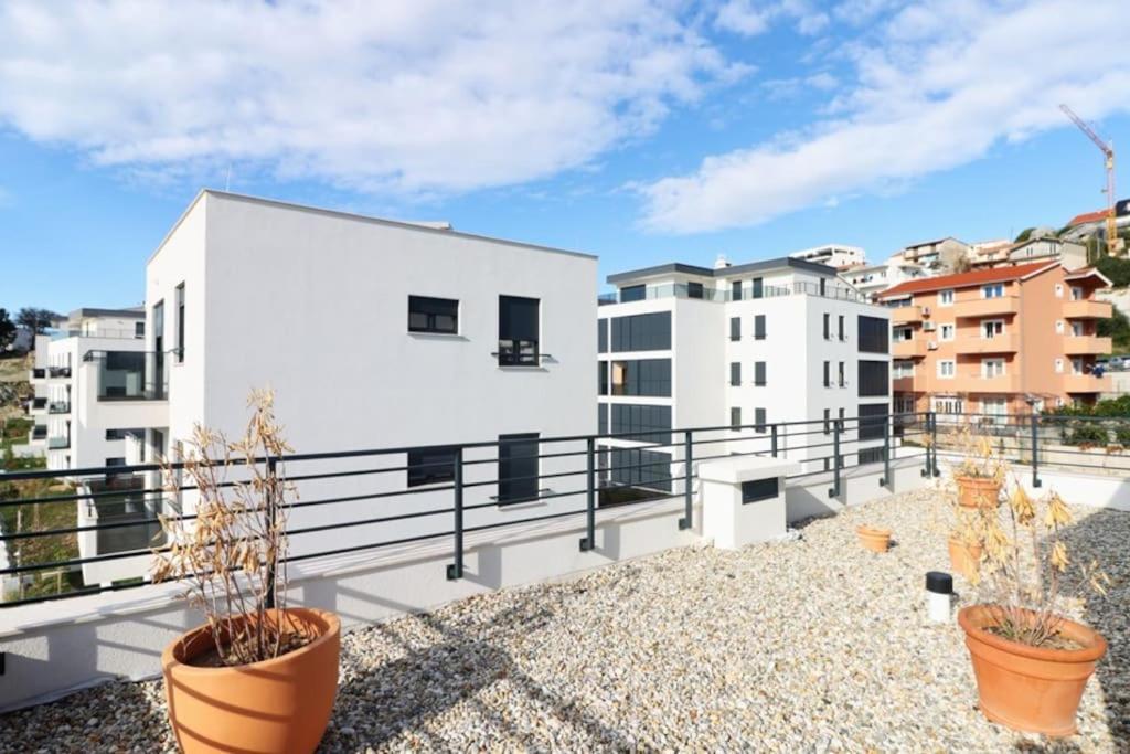 Ilari - Luxury 100m2 Penthouse, Terrace & View In * Split